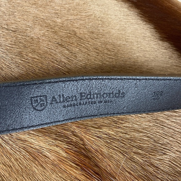 Allen Edmonds black leather belt. Actual size 42 - Picture 2 of 8